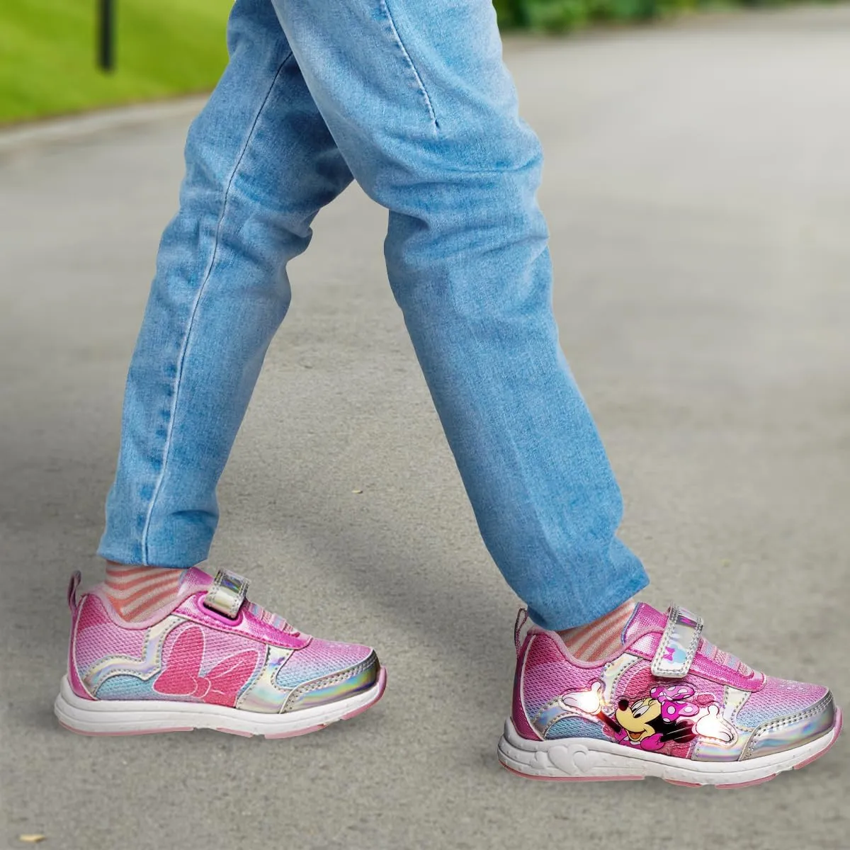 Disney Girls Minnie Mouse Light Up Laceless Running Shoes (Toddler/Little Girl)