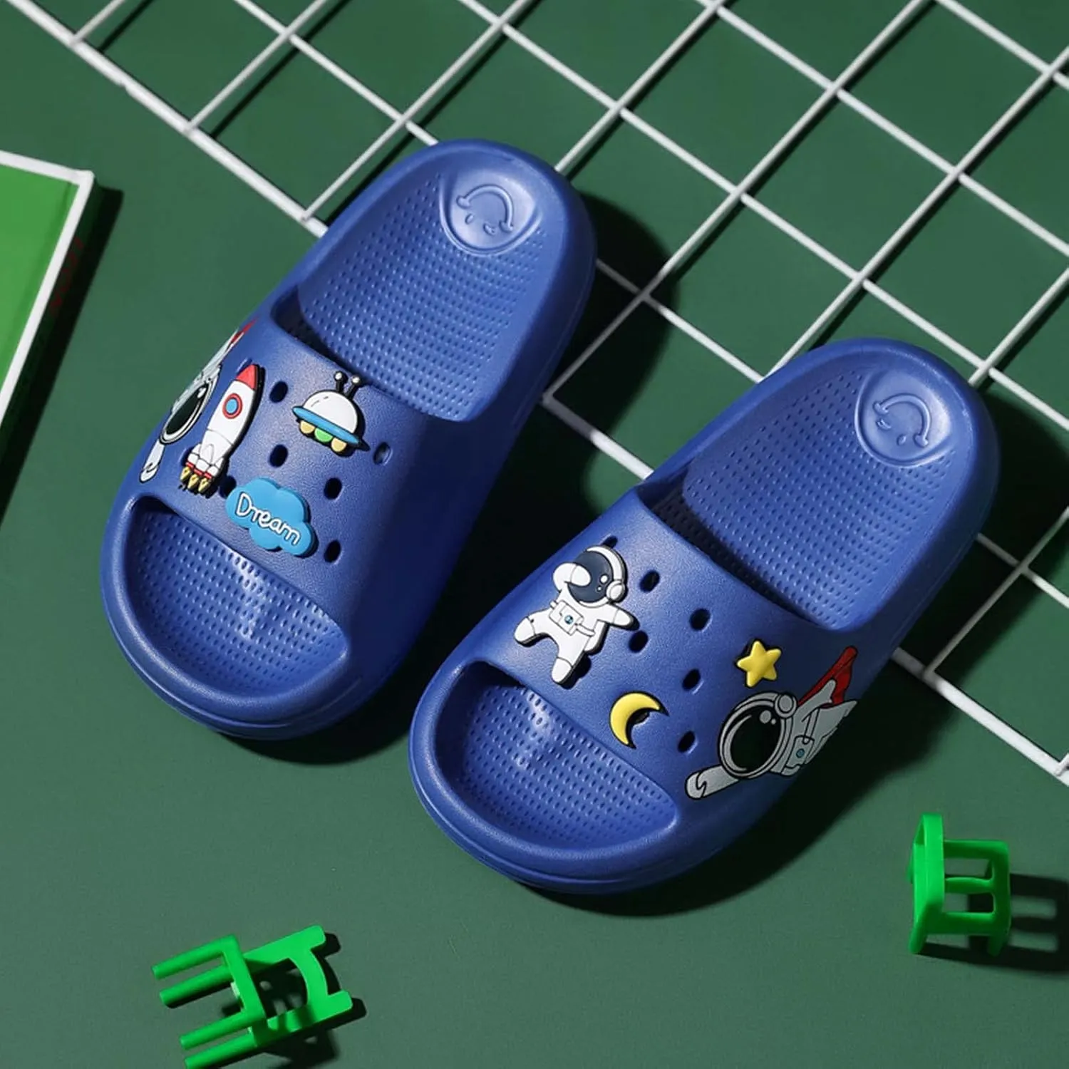 Eliogn Slide Sandals for Boys and Girls Anti-Slip Pillow Slippers Ultra Light Home Slippers Shower Summer Sandals Water Shoes (Little Kid/Big Kid)