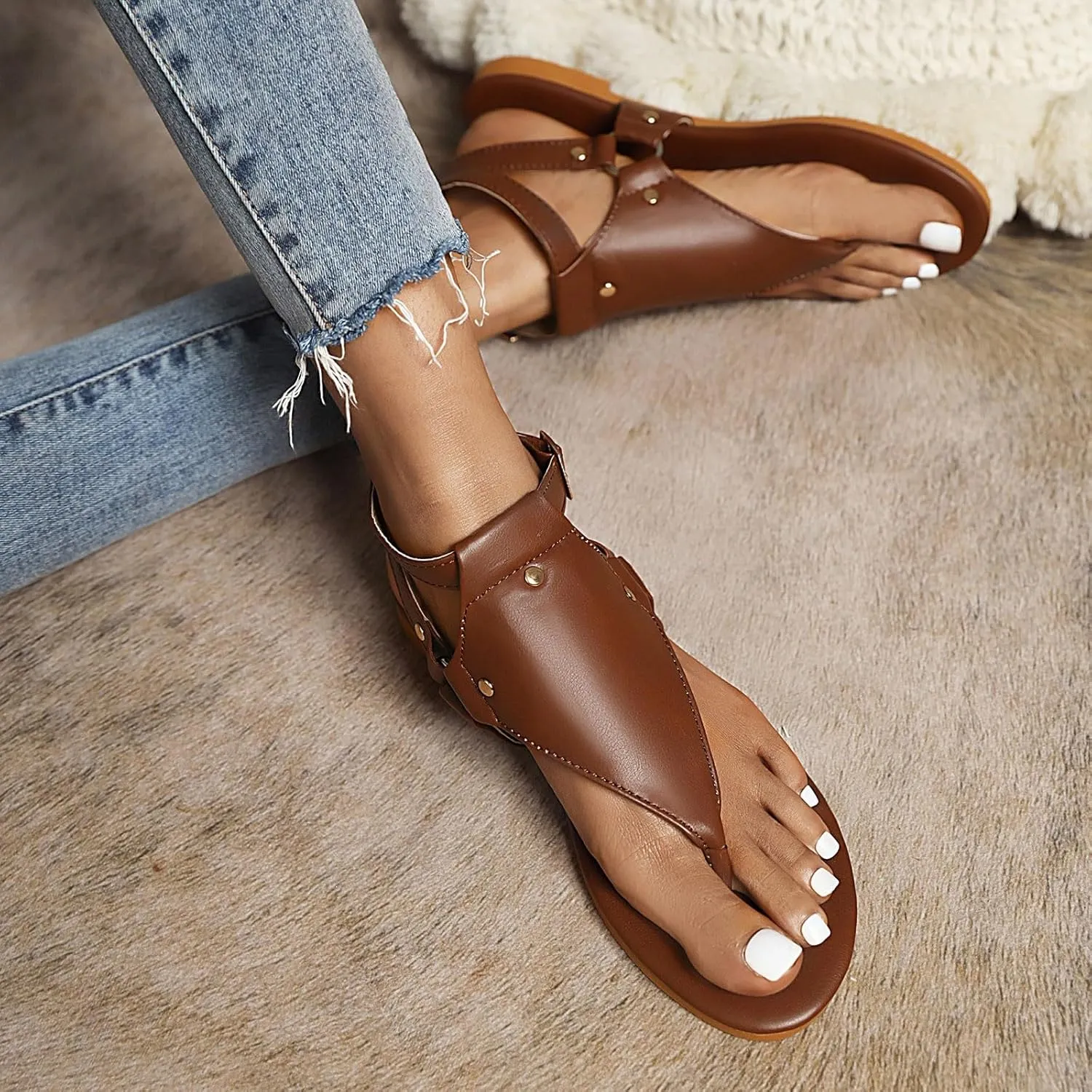 SuanlaTDS Women's Flat Sandals Flip Flops 2025 Comfortable Dressy Thong Buckle Ankle Strap Slingback Gladiator Roman Shoes Summer T-Strap Low Heel Outdoor Walking Flats Sandal