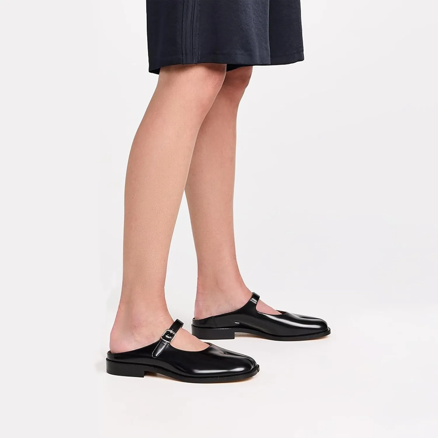 Tabi Mary Jane Shoes Women Split Toe Low Heel with Ankle Buckle Strap Flats Shoes for Women