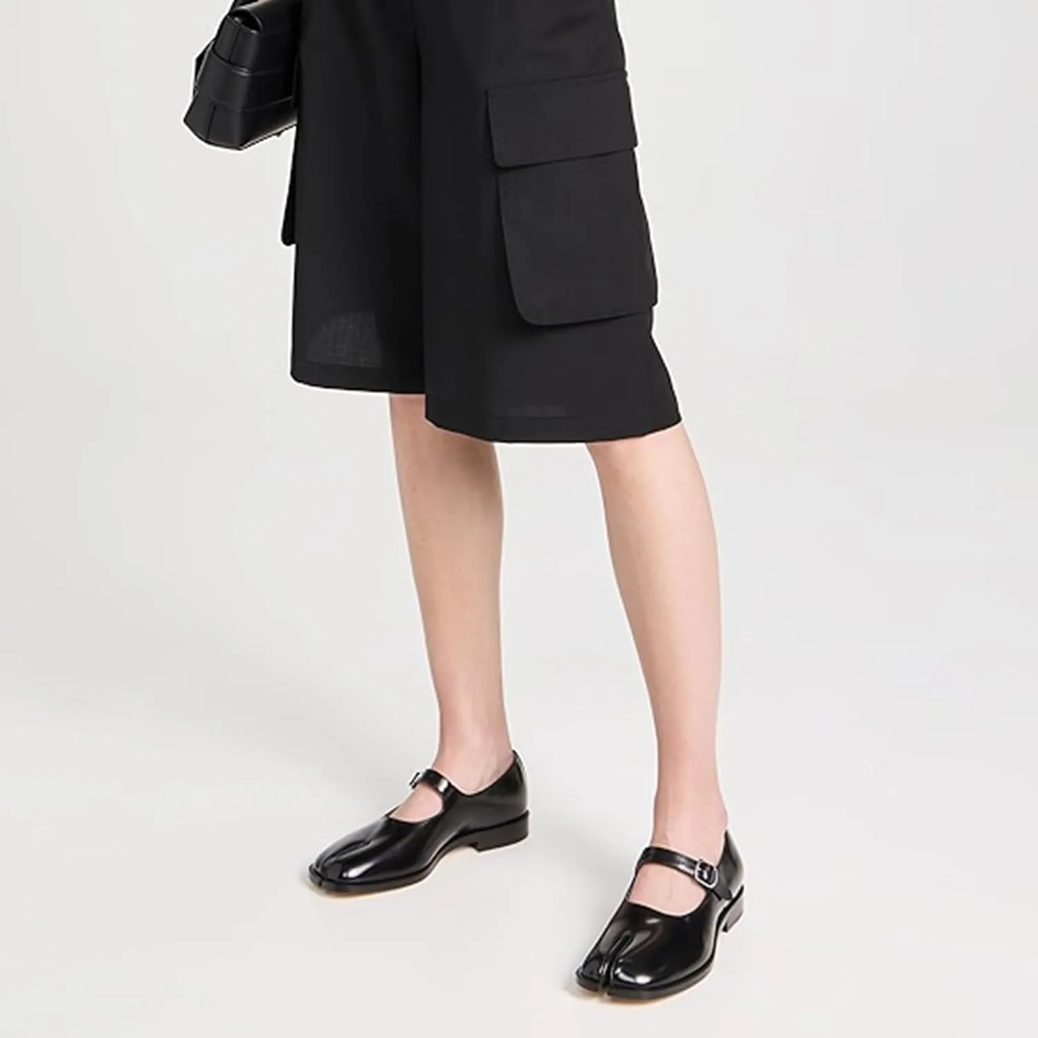Tabi Mary Jane Shoes Women Split Toe Low Heel with Ankle Buckle Strap Flats Shoes for Women