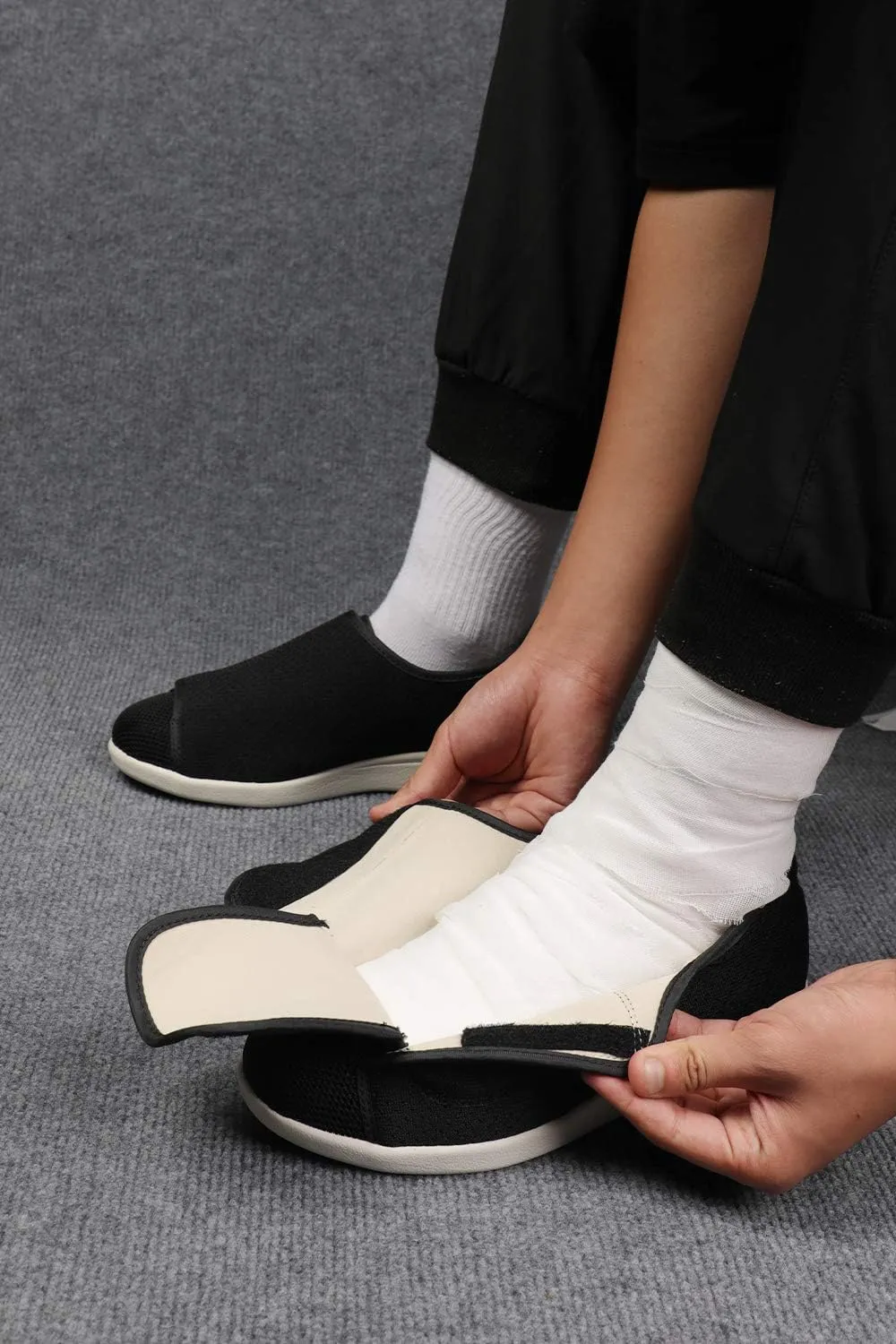 Women's Diabetic Shoes Add Fertilizer to Widen Swollen Feet, Easy to Put On and Take Off, Adjustable Indoor and Outdoor Non-Slip Walking Sneakers