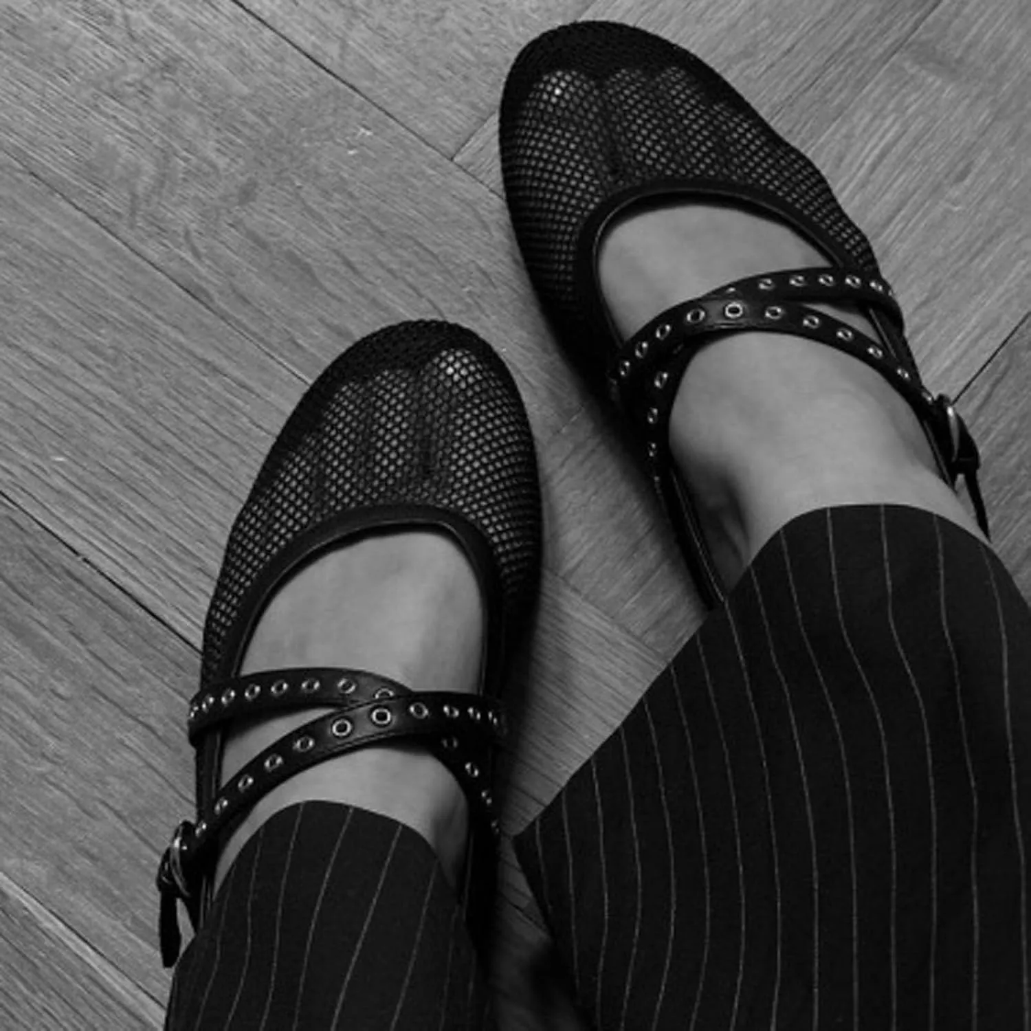 Women's Mesh Breathable Flat Mary Jane Shoes Strap Buckle Ballet Flats Fashion Adjustable Strap Round Toe Fishnet Shoes Summer Comfortable Anti-Slip Tulle Casual Ballerina Shoes